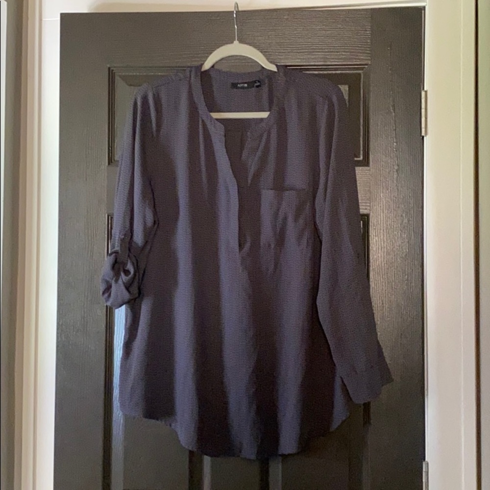 Women’s flowey blouse